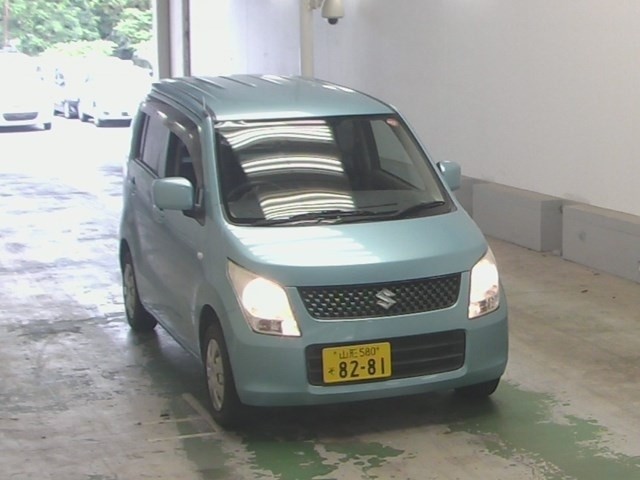 Хэтчбек кей-кар Suzuki Wagon R кузов MH23S модификация FX